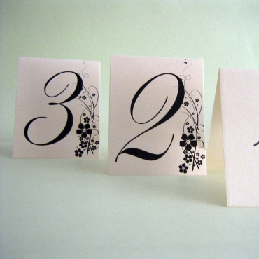 Carduri de masa pentru nunta