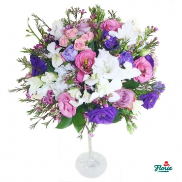 Aranjament in cupa cu lisianthus