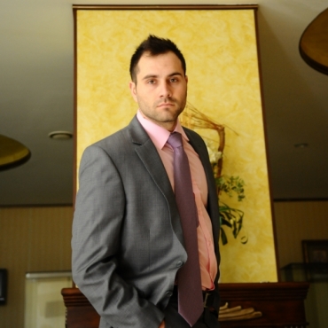 Costum mire gri elegant