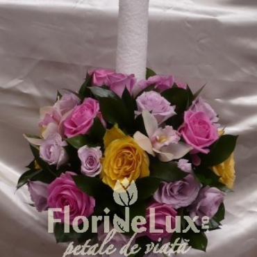 Lumanare de nunta eleganta cu trandafiri si orhidee