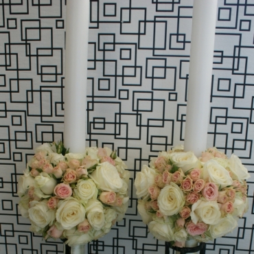 Lumanari cununie cu minirose si trandafiri